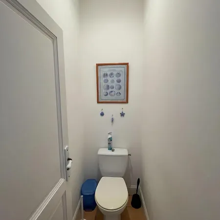 75m Near The With Garden And Terrace 라플로트