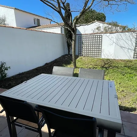 Holiday home 75m Near The With Garden And Terrace La Flotte