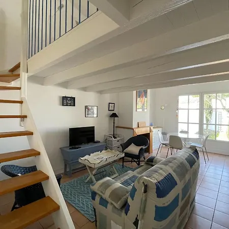 Holiday home 75m Near The With Garden And Terrace