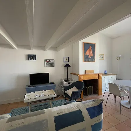 75m Near The With Garden And Terrace * La Flotte